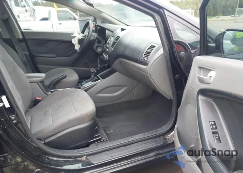 2017 Kia Forte Lx z USA, uszkodzony, nr VIN 3KPFK4A71HE101302